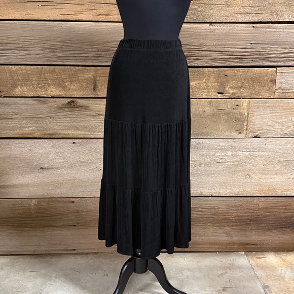 Travelers by Chico's Dresses & Skirts - Chico Traveler elastic waist 3 tiered skirt, size 1 Chico, black